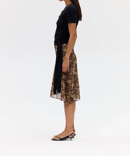 Nova Tie Tee
