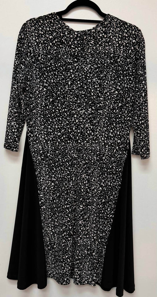 Andria Lieu - Women's Three Quarter Sleeve Natasha Dress - Rack Hunt -