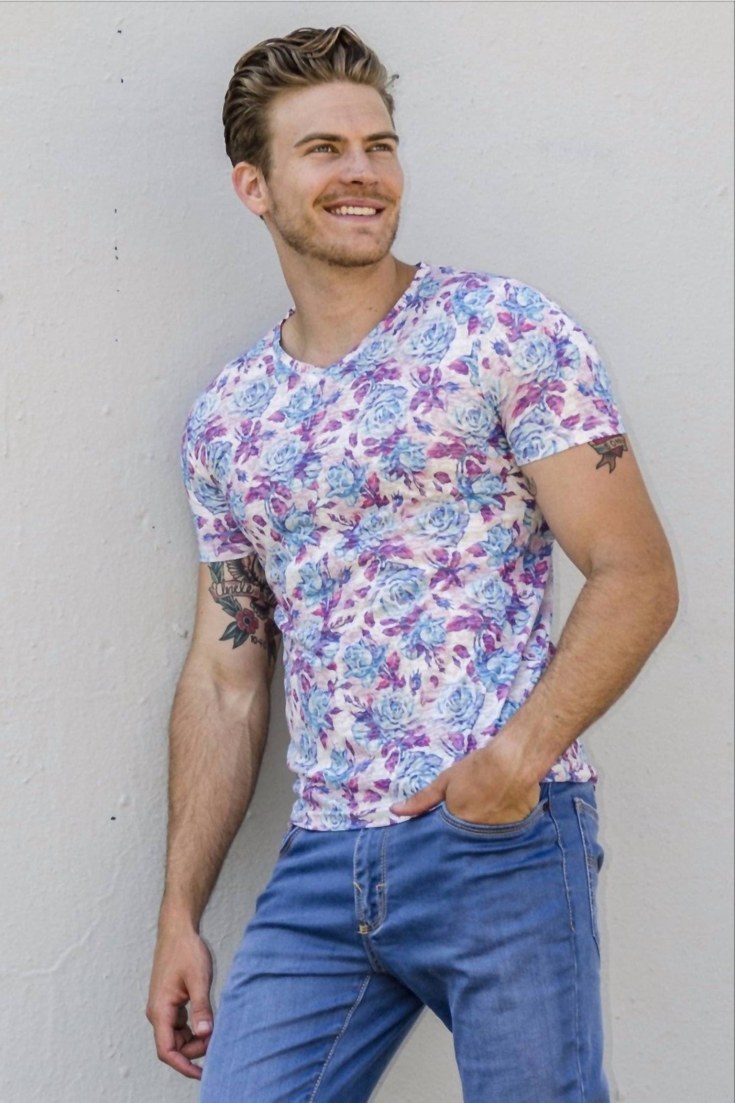 Floral Print V-neck T-shirt