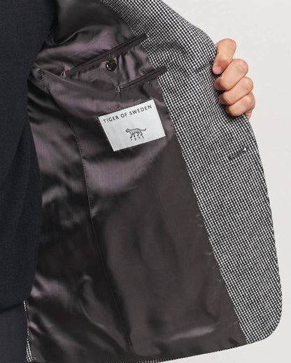 Justin Casual Long Sleeve Blazer