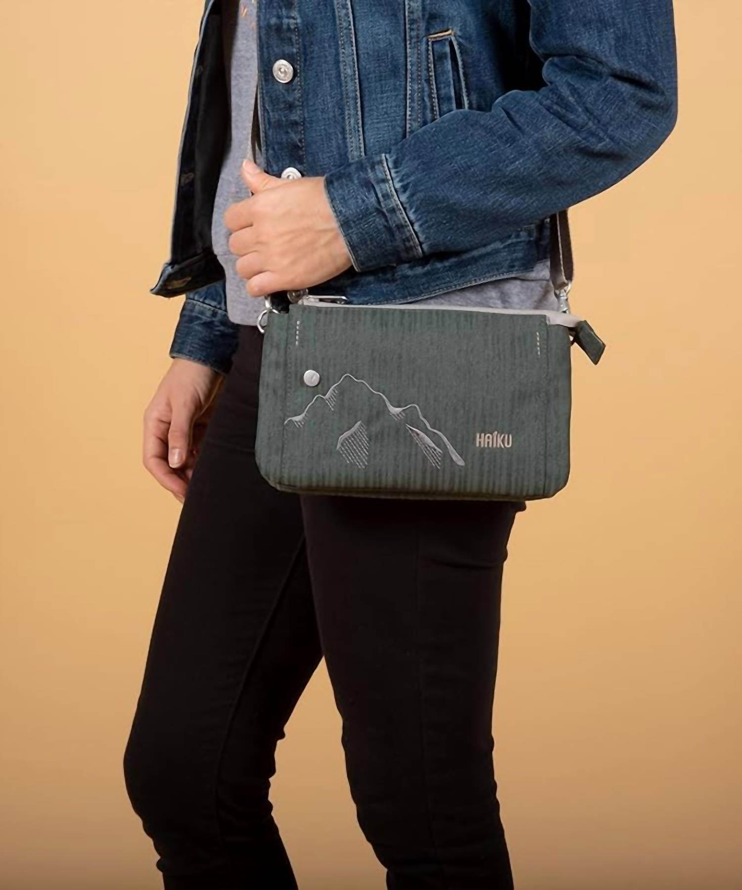 Haiku - Women's Stride Bag - Rack Hunt -