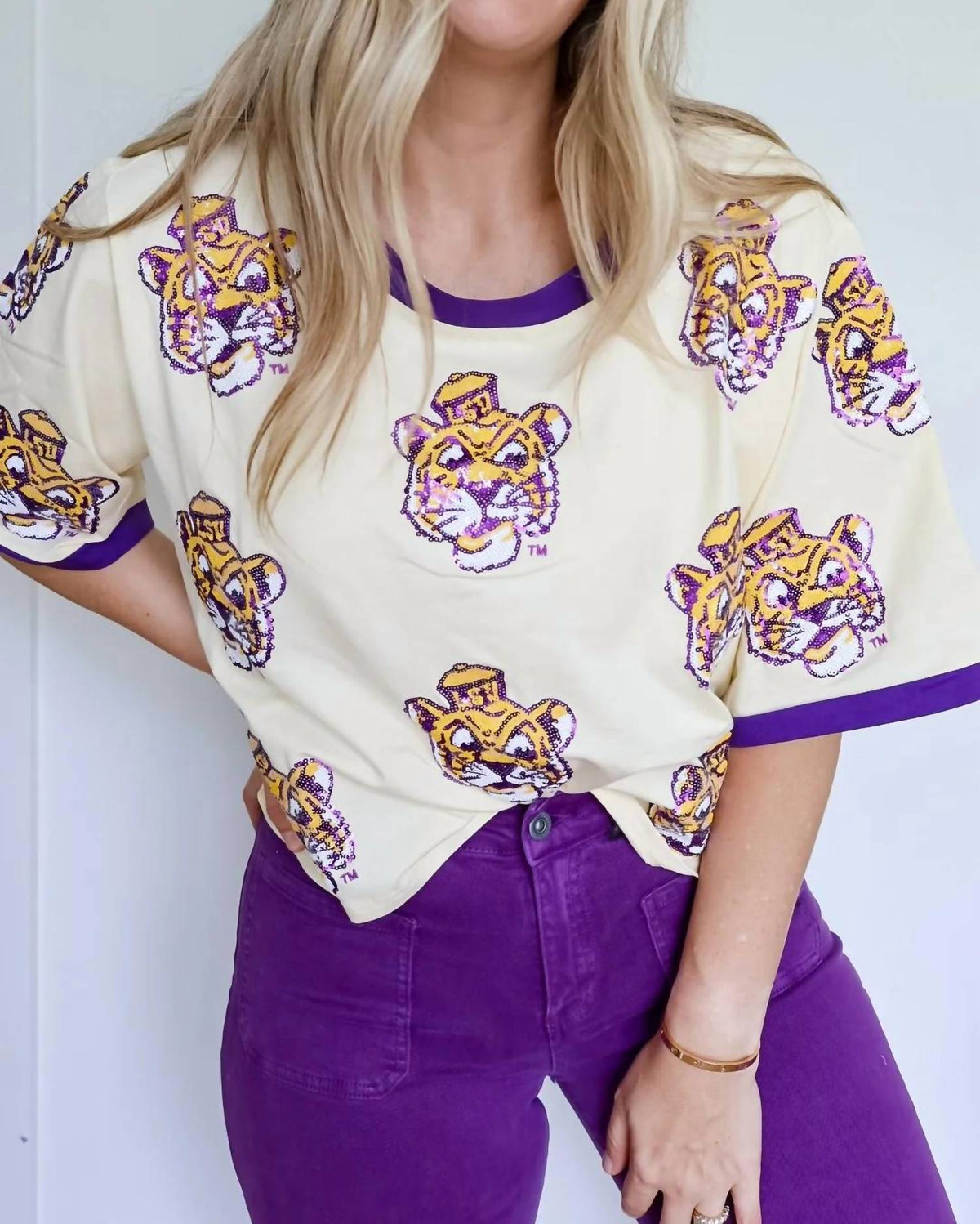 Women's Oversized Scattered Tigers Crop Tee