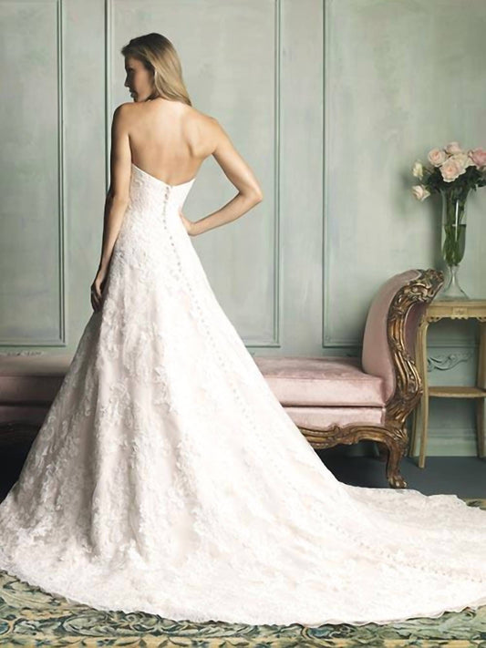 Strapless Sweetheart Lace Wedding Dress