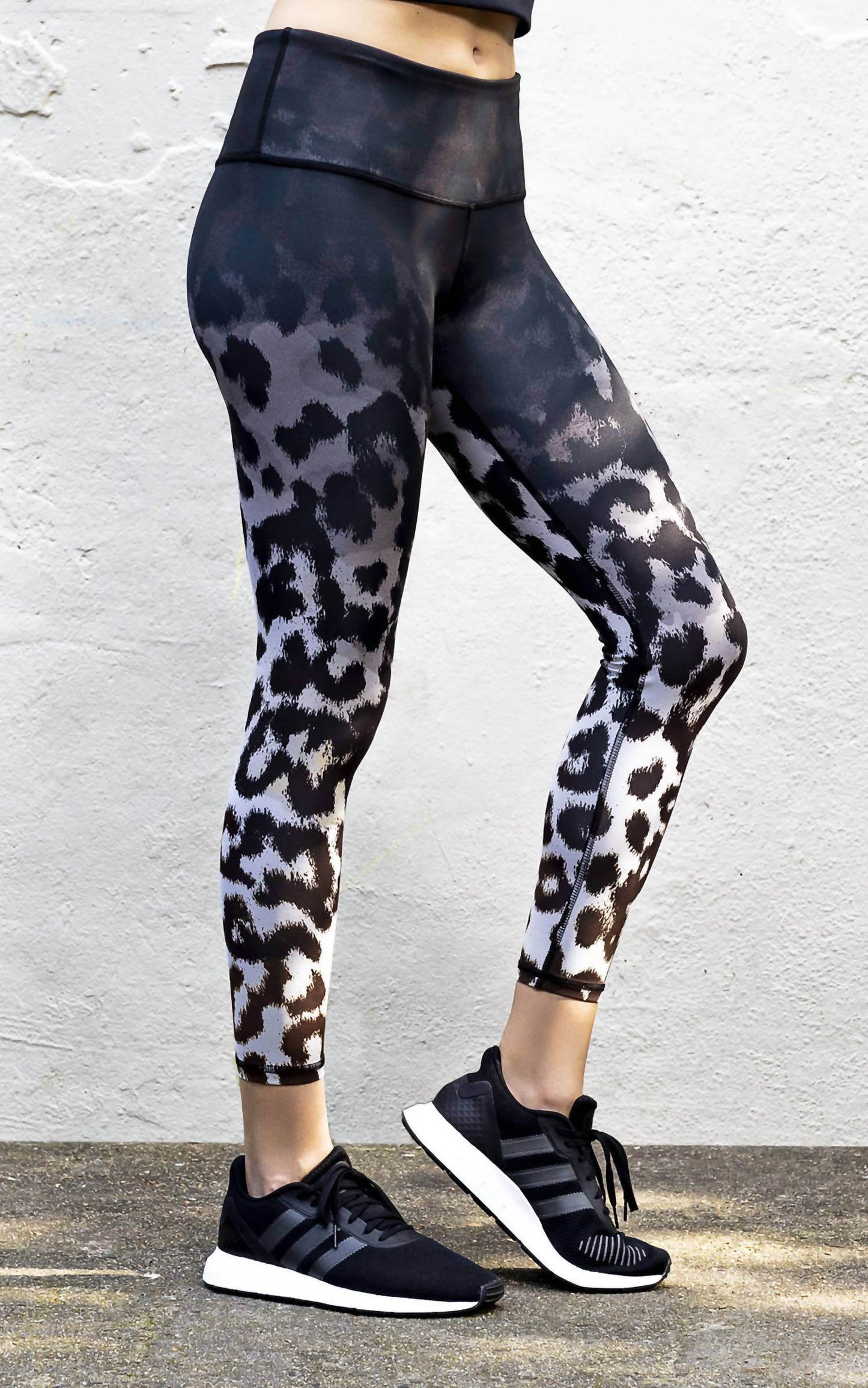 Playground - Women's The Roxy Skin Print High Rise Legging - Rack Hunt -