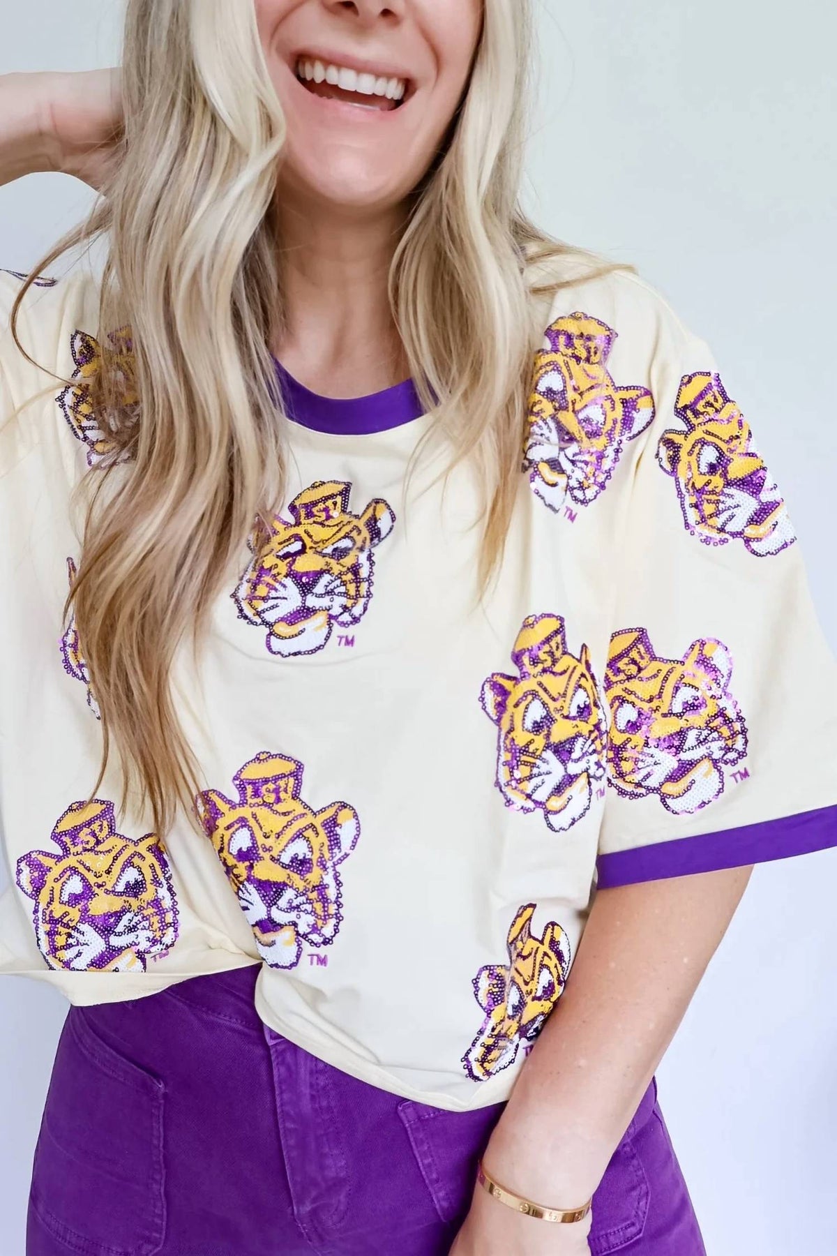 Women's Oversized Scattered Tigers Crop Tee