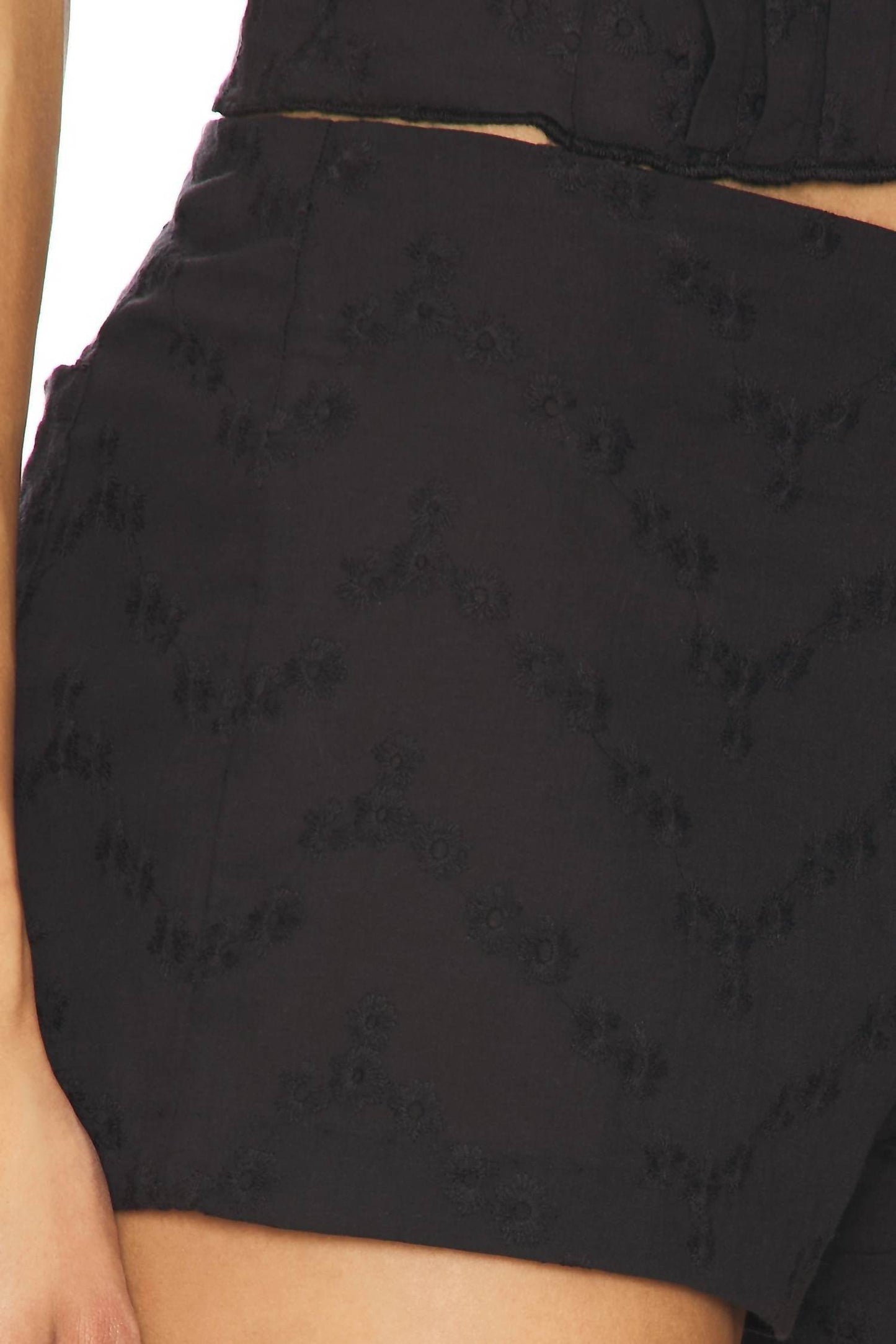 Bella Venice - The Kalyn Shorts - Rack Hunt -