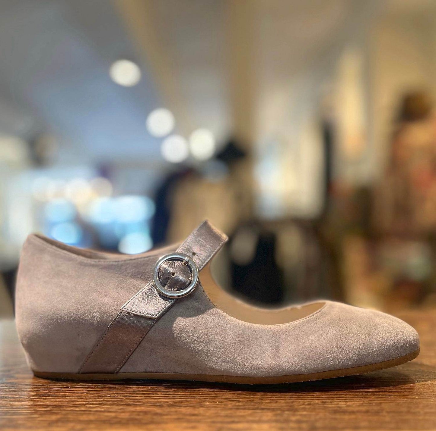 Amalfi by Rangoni - VOGHER HIDDEN SLIVER WEDGE SH0ES - MEDIUM WIDTH - Rack Hunt