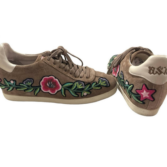 Women's Gull Floral Embroidered Sneakers
