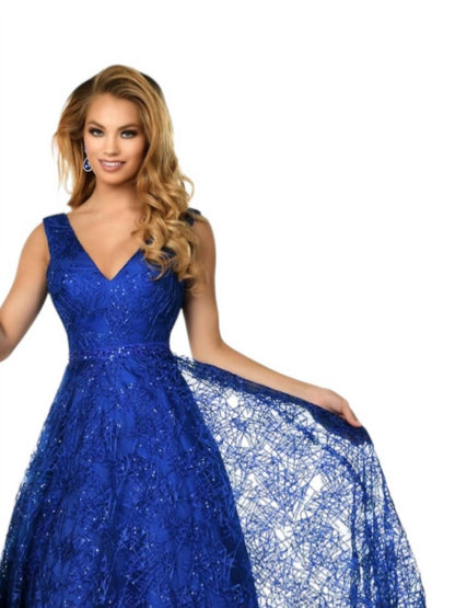 Beaded Tulle V-neck Sleeveless Prom Dress