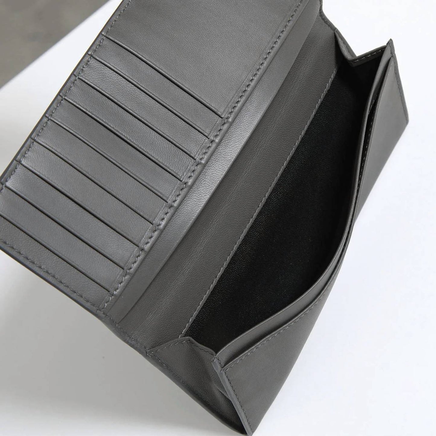 Women's Veneta Bi-fold Long Leather Wallet