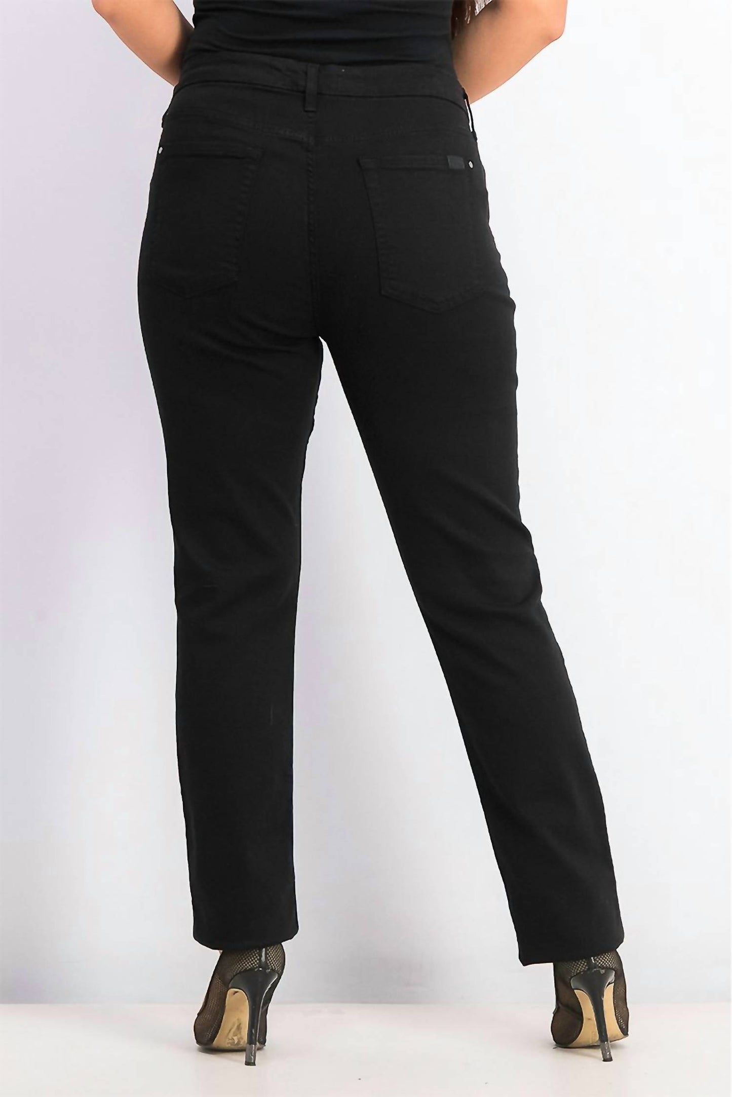 Women's Slim Straight Jeans