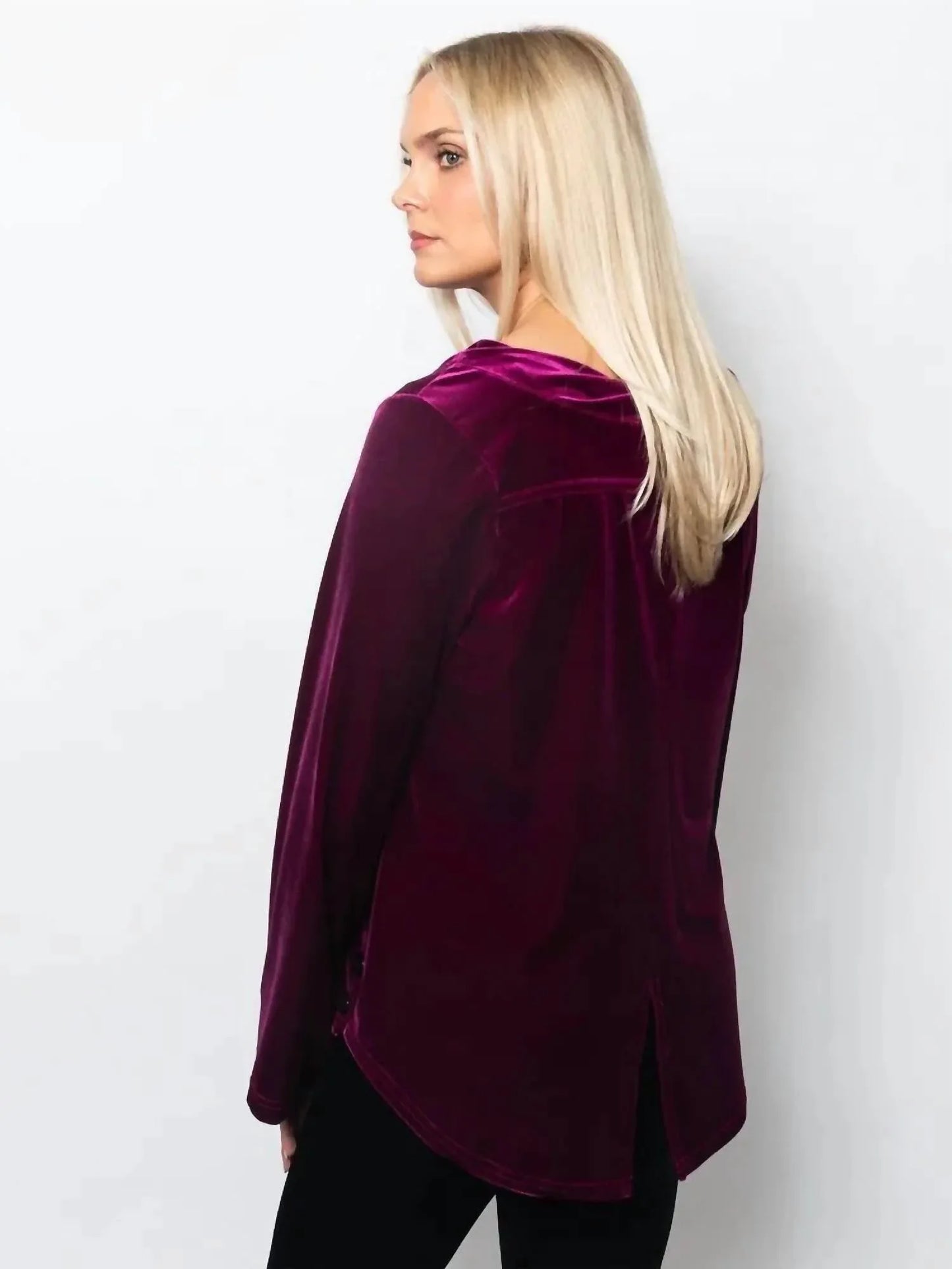 SNO SKINS - Plushtech Velvet Twisted Neck Top - Rack Hunt