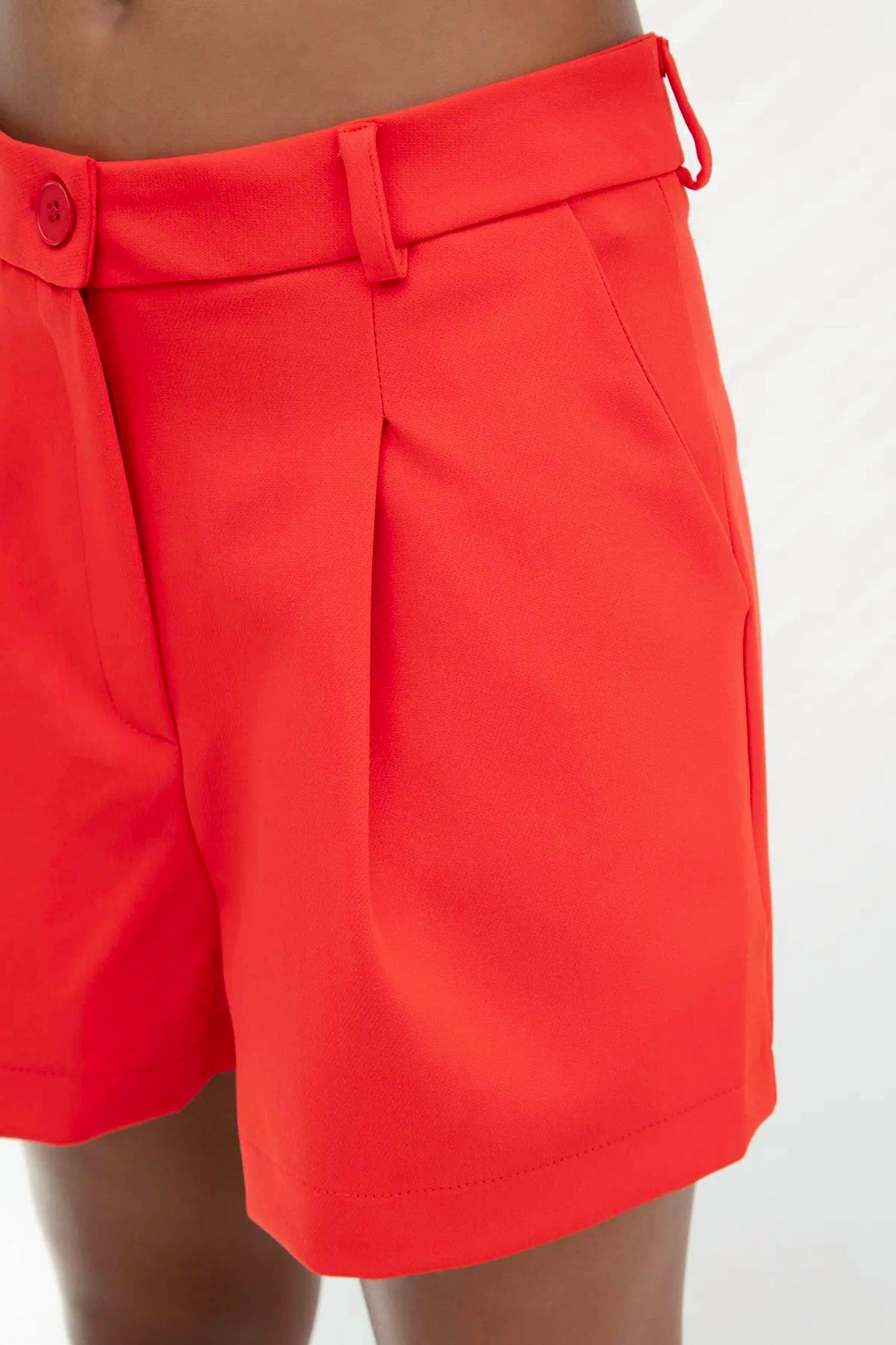 High-waisted Pleated Shorts