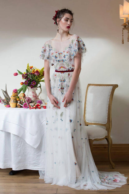 Heartleaf Open Back Wedding Dress