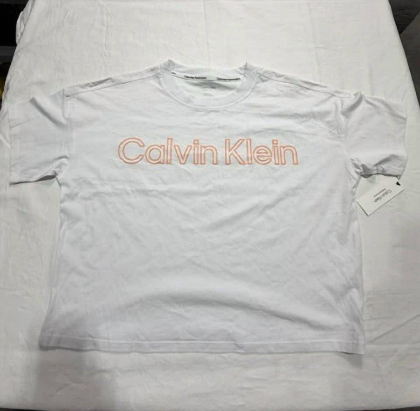 Women's Performance Puff Outline Logo Tee