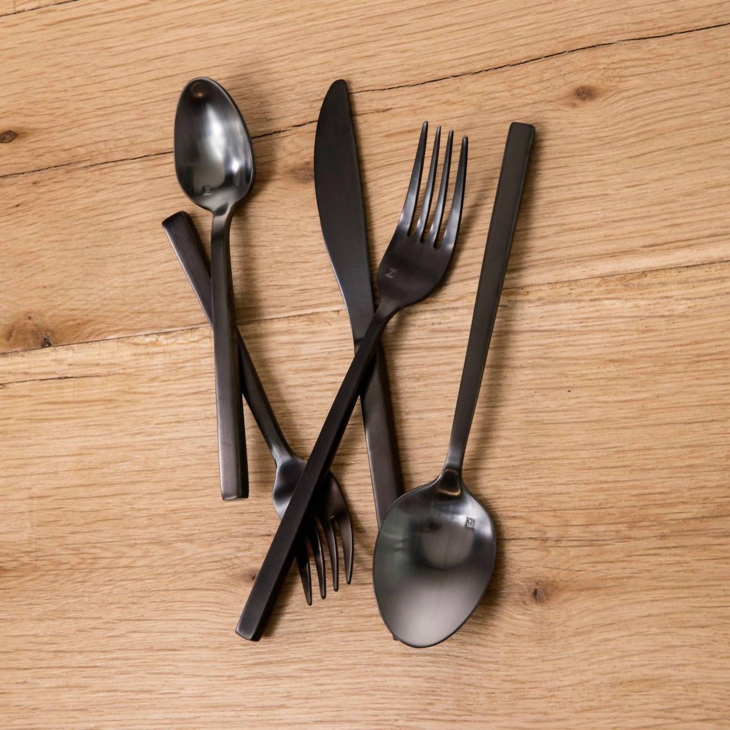 Brushed Flatware Set – 20 Pieces