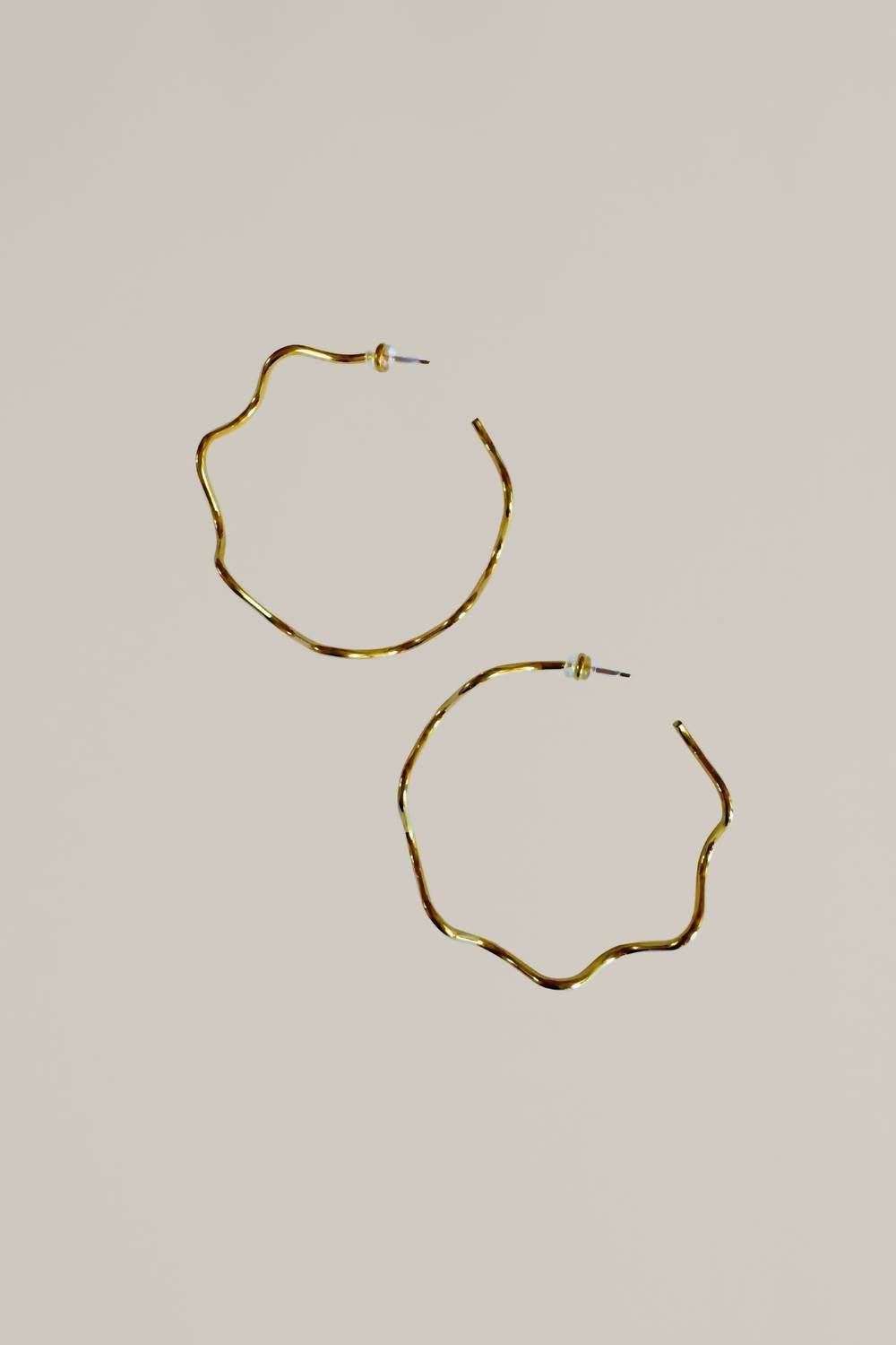 Peter + June - wavy hoop earrings - Rack Hunt