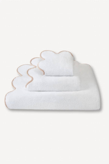 Chairish Scallop Edge Bath Towel Collection