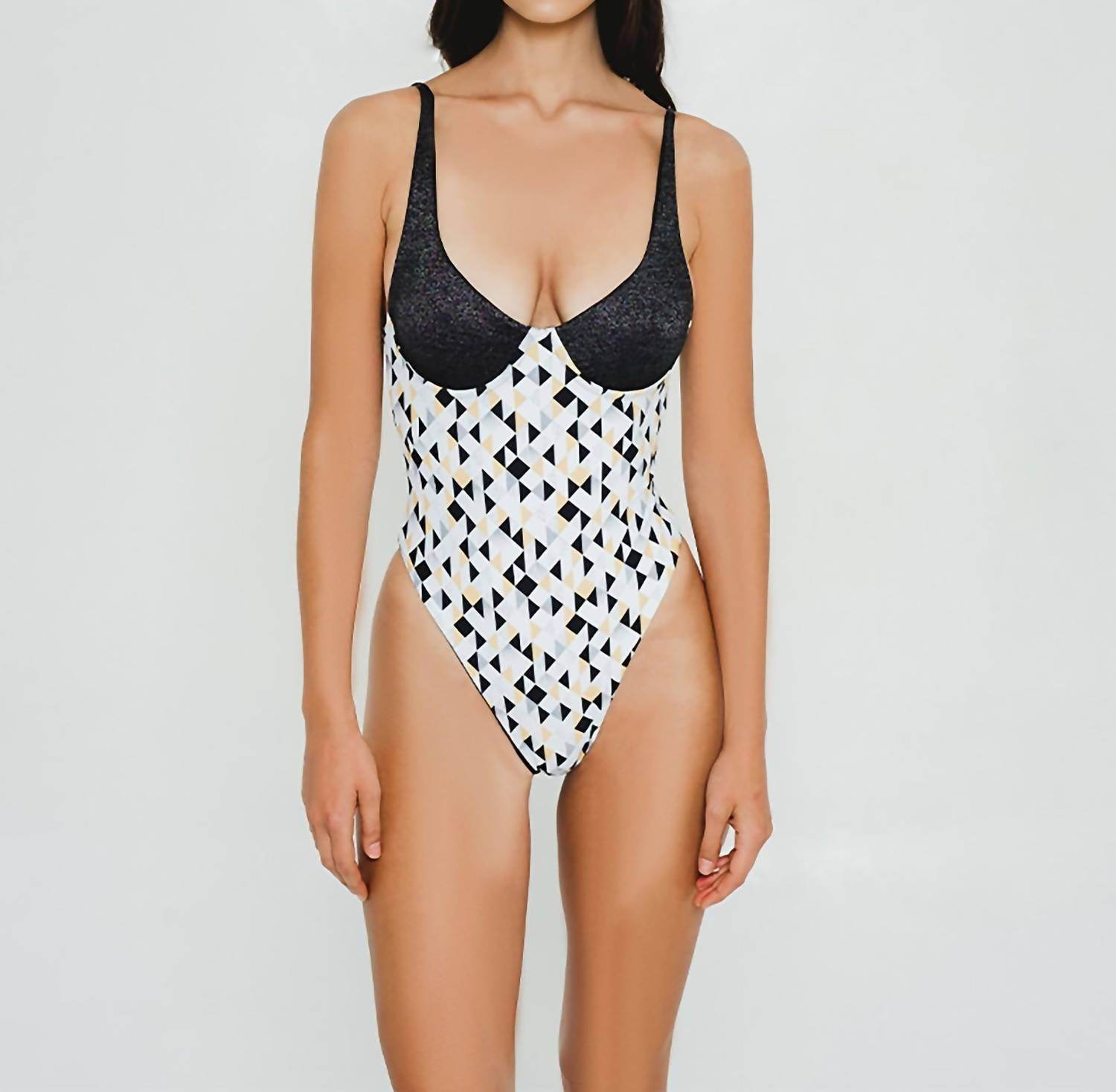 Gigizara - Calico One Piece Kaleidoscope Pattern, Adjustable Support - Rack Hunt -