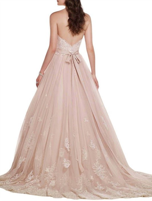 Essence of Australia - Lace on Tulle Designer Wedding Dress - Rack Hunt