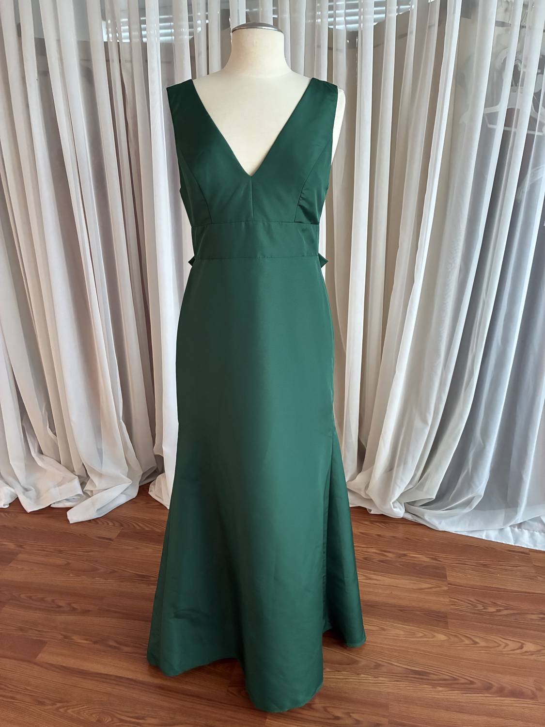 Women's Crepe Full-Length Sleeveless Dress