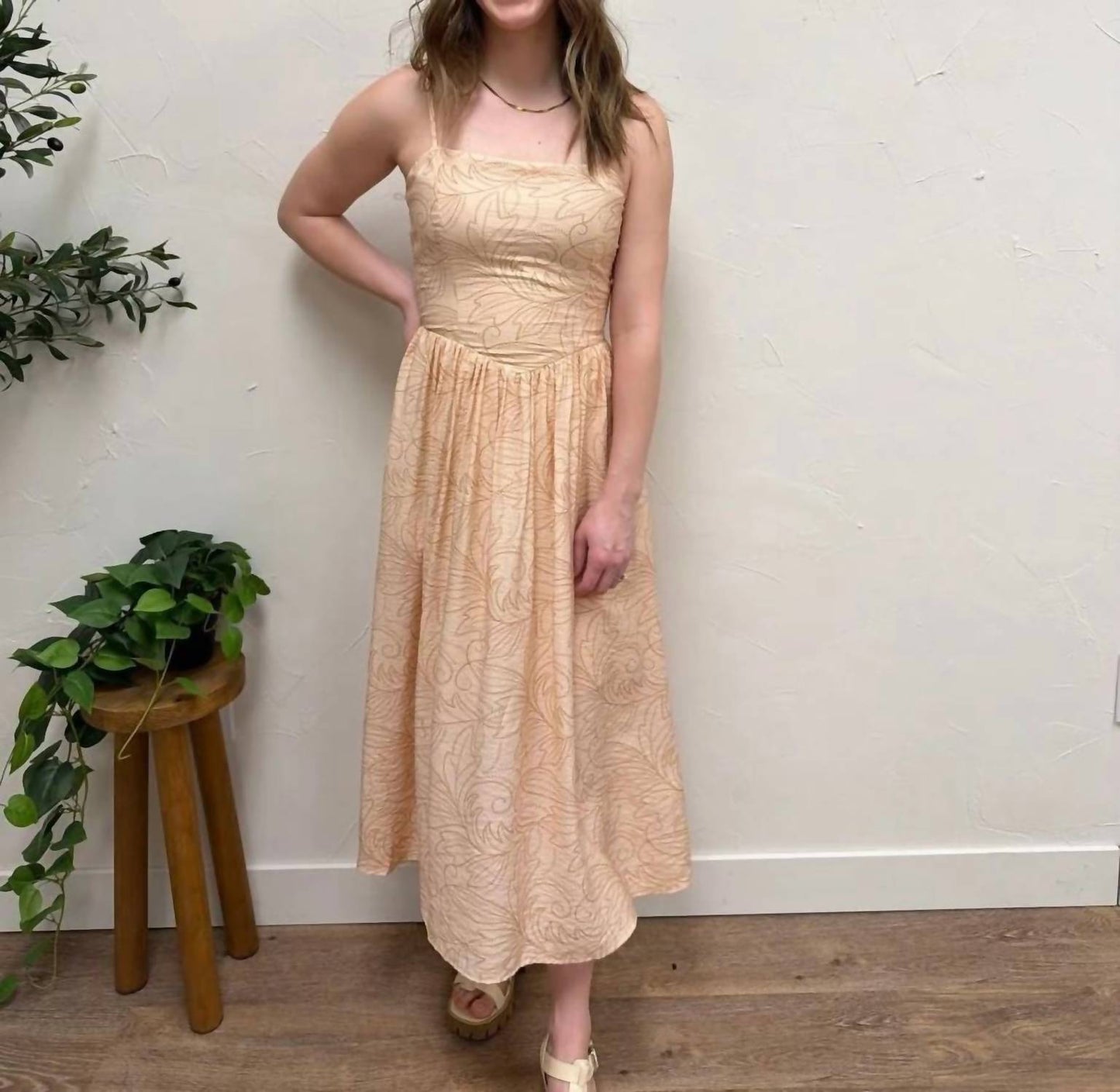 Sleeveless Smocking Midi Dress
