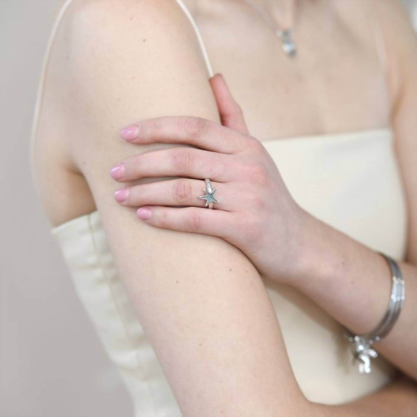 Dune Jewelry - Women's Delicate Starfish Shaped Ring - Rack Hunt