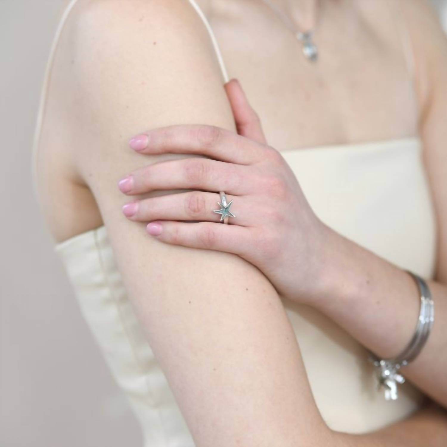 Dune Jewelry - Women's Delicate Starfish Shaped Ring - Rack Hunt