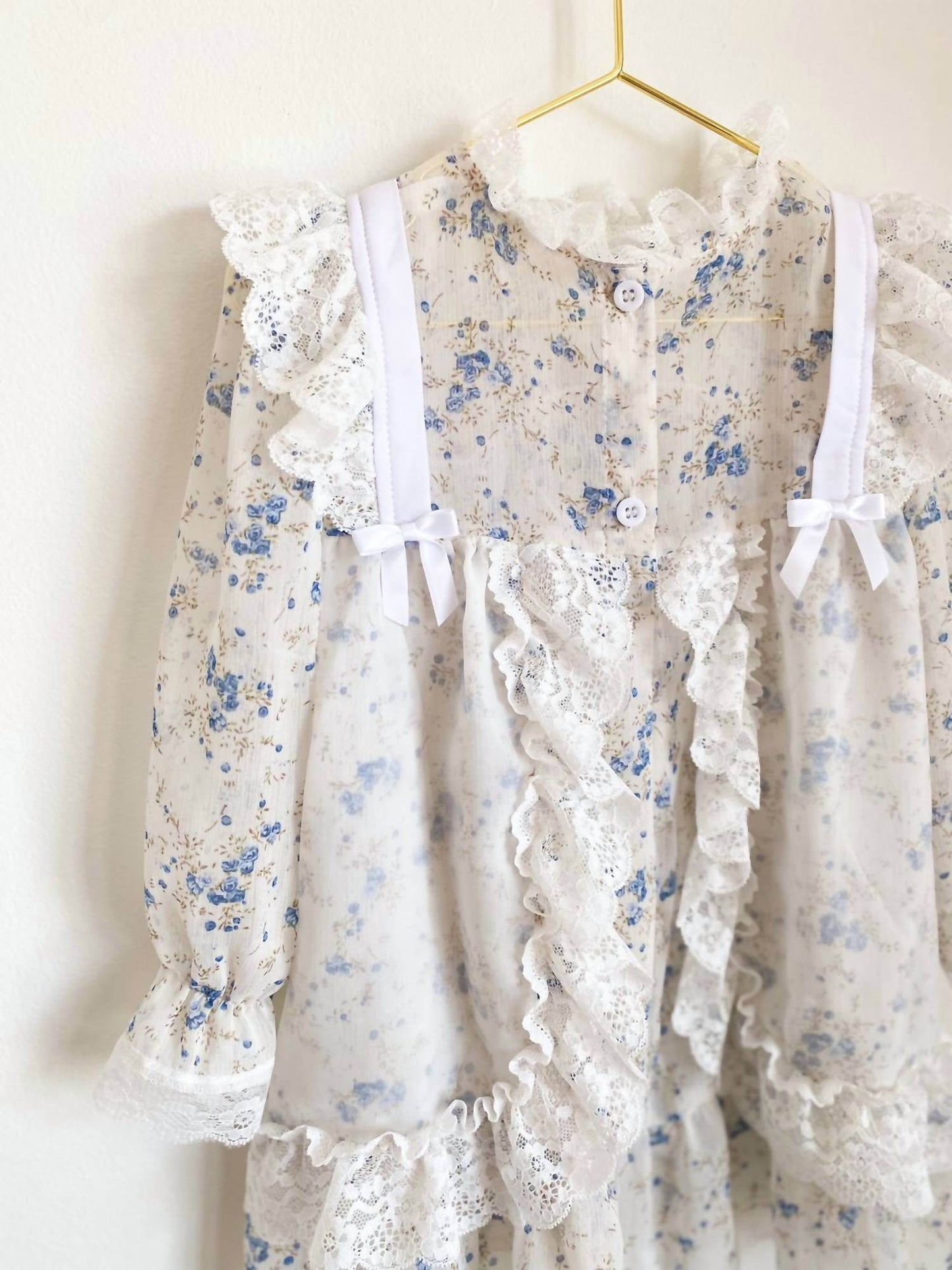 Ariti Kaziris - Little Girl's Floral Lace Dress - Rack Hunt -