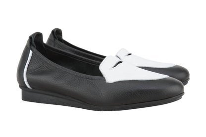 Women's Niwako Rocky Loafer