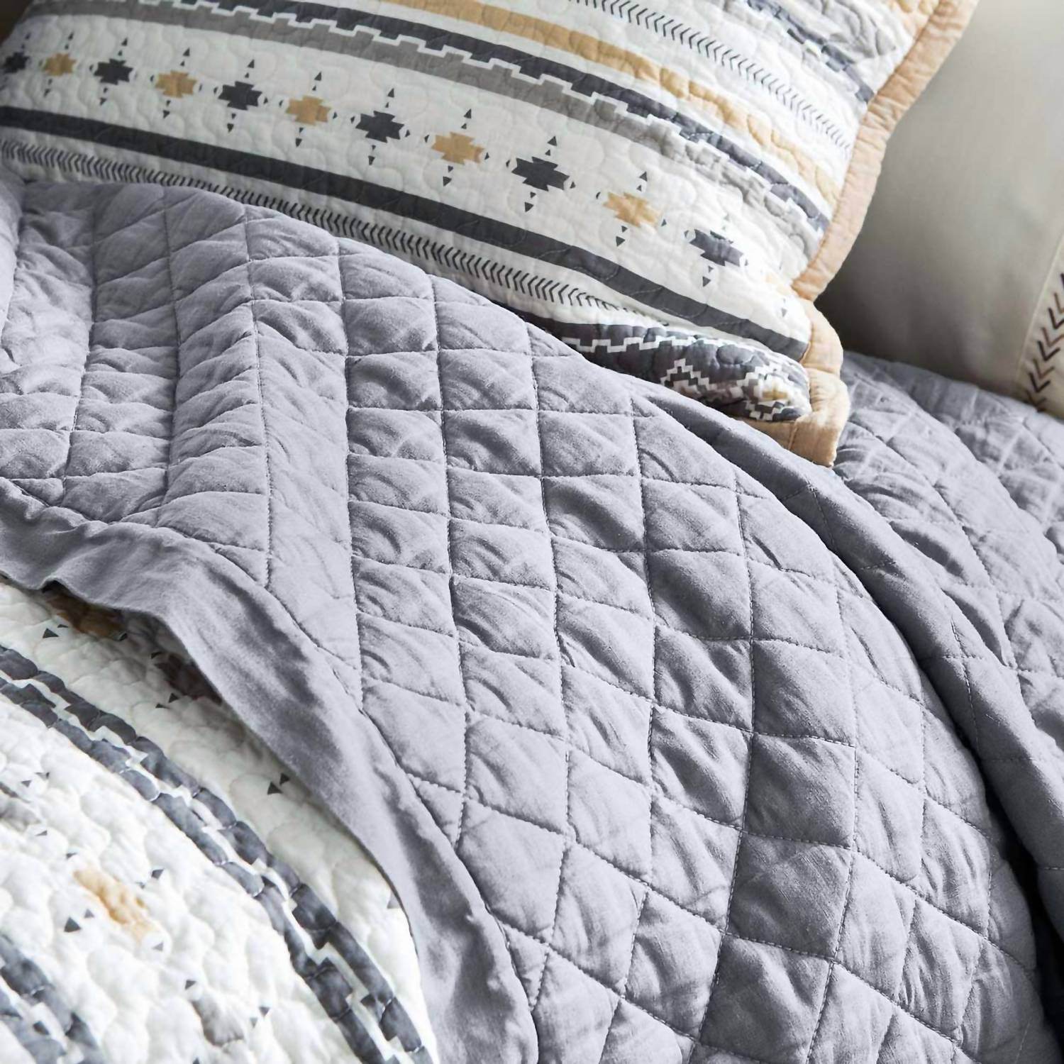 HiEnd Accents - Desert Sage Reversible Quilt Set - Rack Hunt -