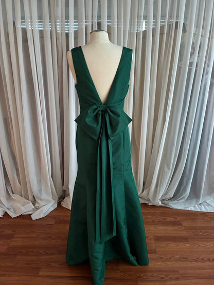 Women's Crepe Full-Length Sleeveless Dress