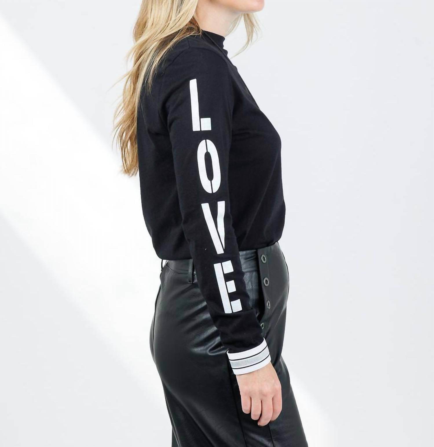 Suzy T - Women's Amelia Love Long Sleeve Top - Rack Hunt