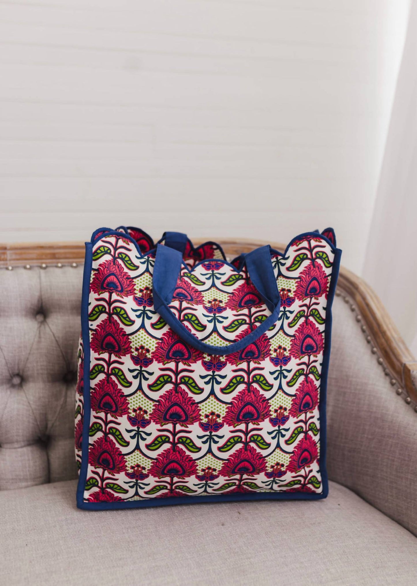 Women's Luxe Regular Quilted Tote Bag