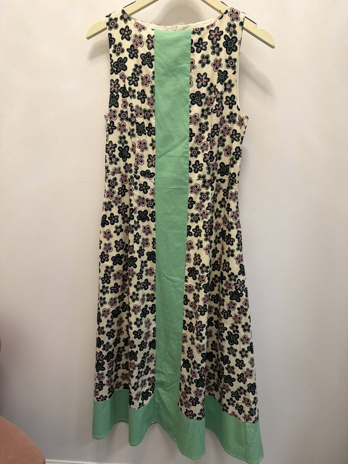 Colorblock Sleeveless Midi Dress