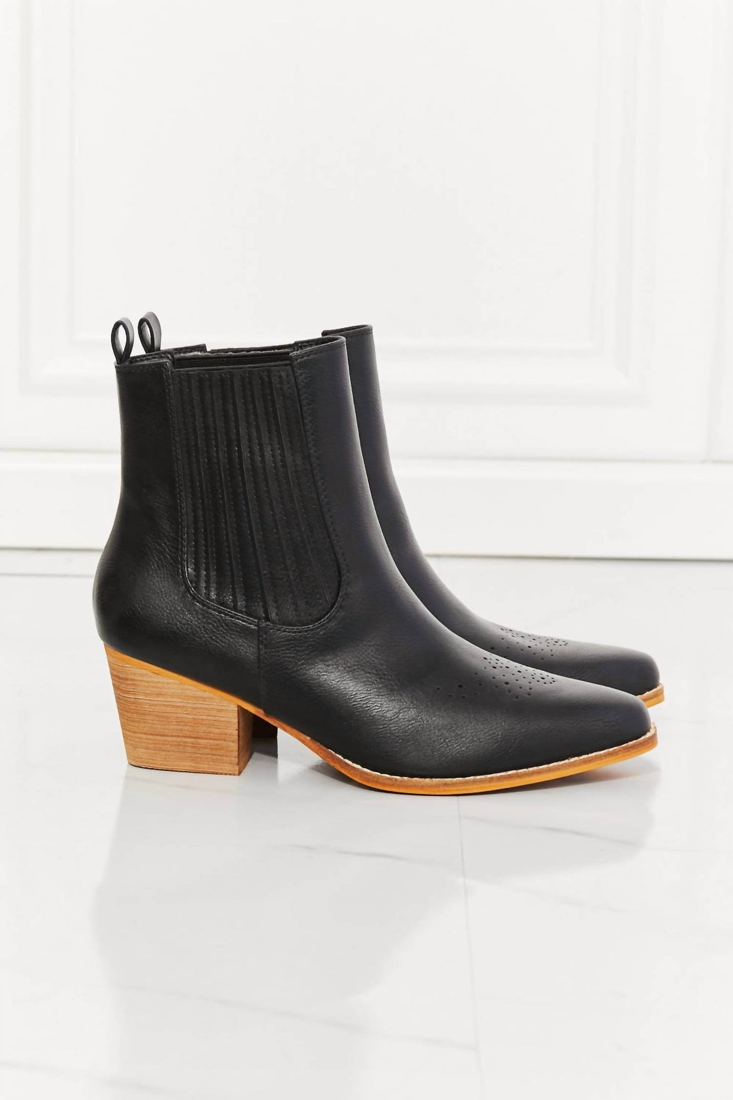 MMShoes - Women's Love The Journey Chelsea Boots - Rack Hunt -