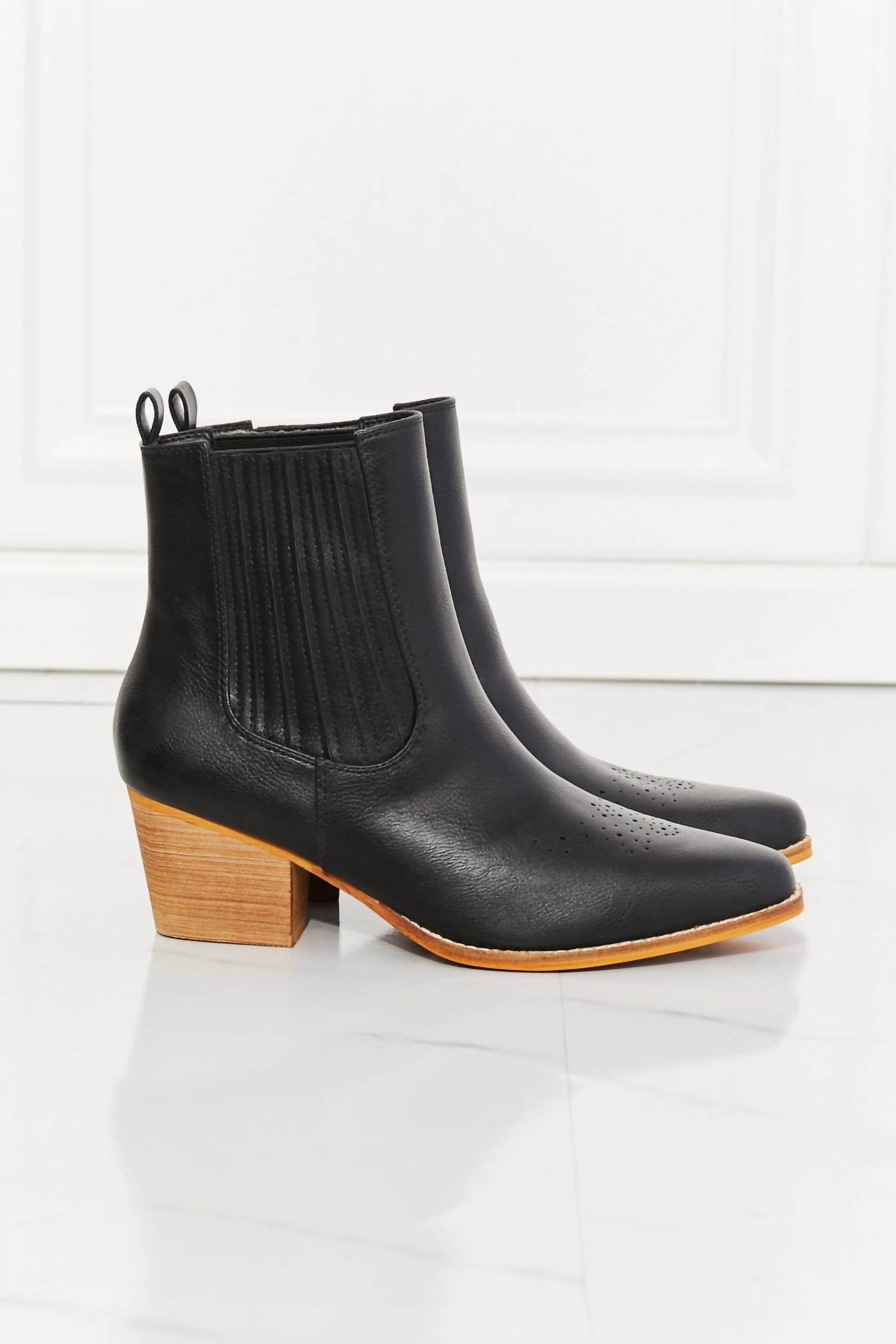 MMShoes - Women's Love The Journey Chelsea Boots - Rack Hunt -