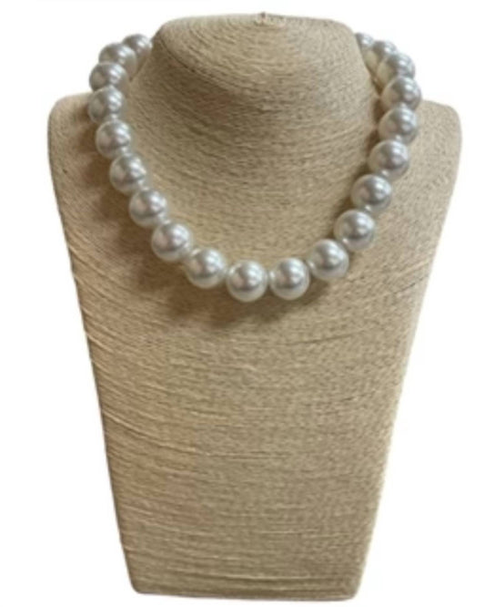 Women's Chunky Short Pearl Necklace