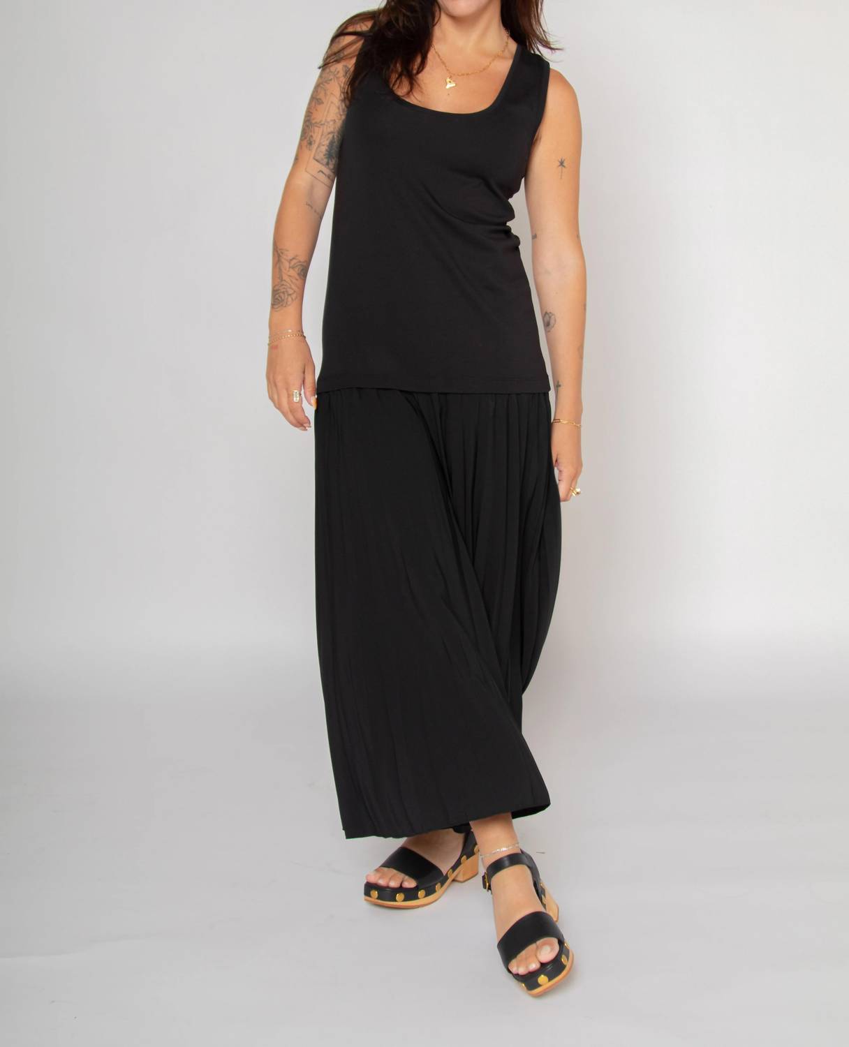 Contrast Tank Top Pleated Maxi Dress