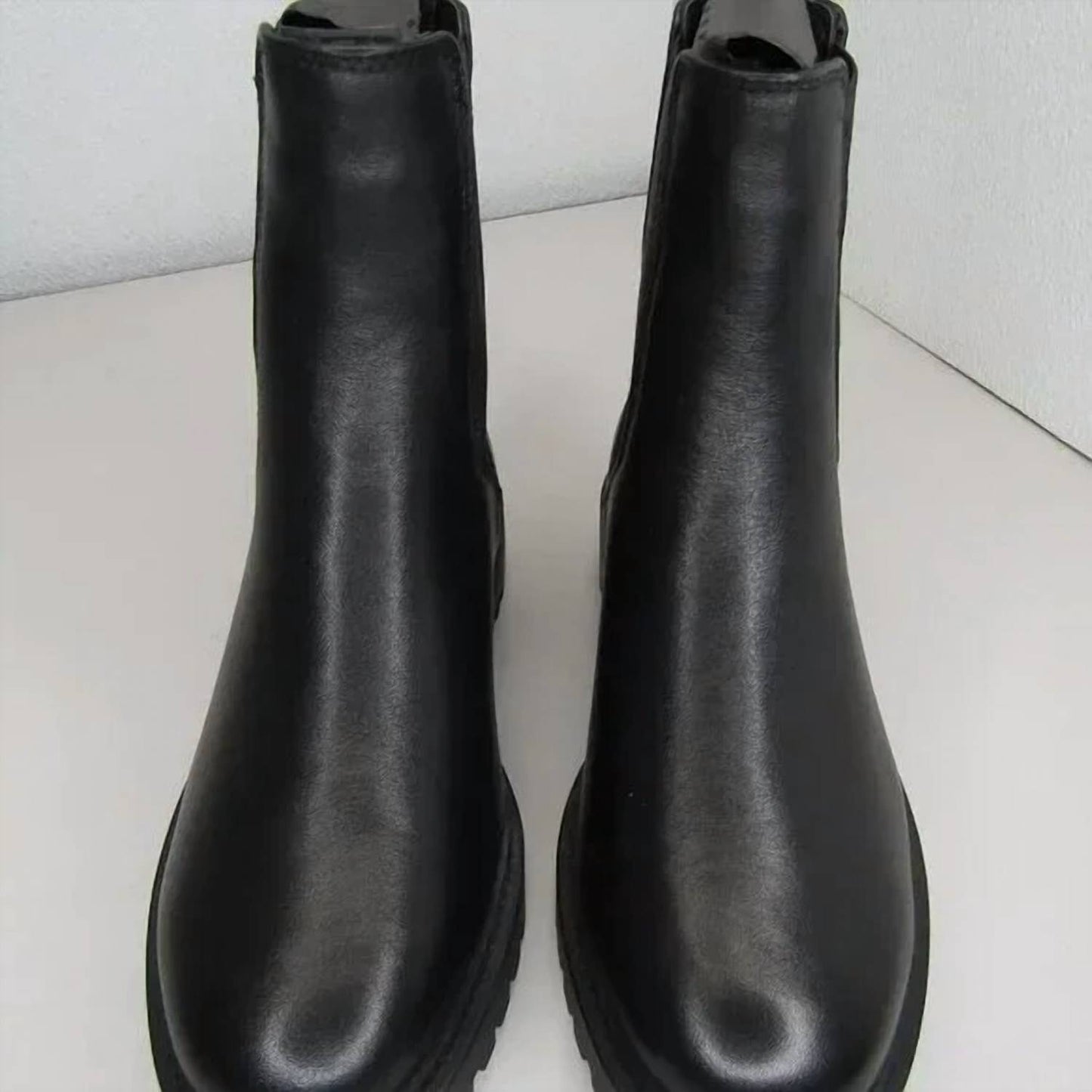 Women's Fashion Chelsea Lug Sole Leather Boots