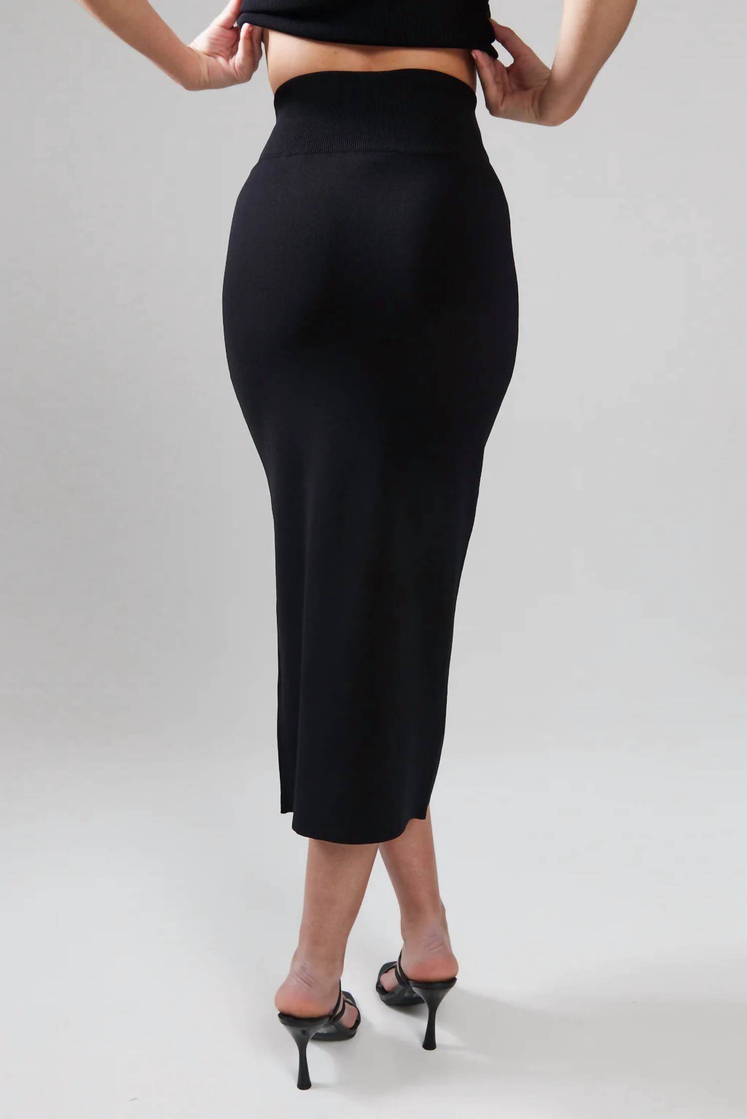 KADA - The Midi Tube Skirt - Rack Hunt -