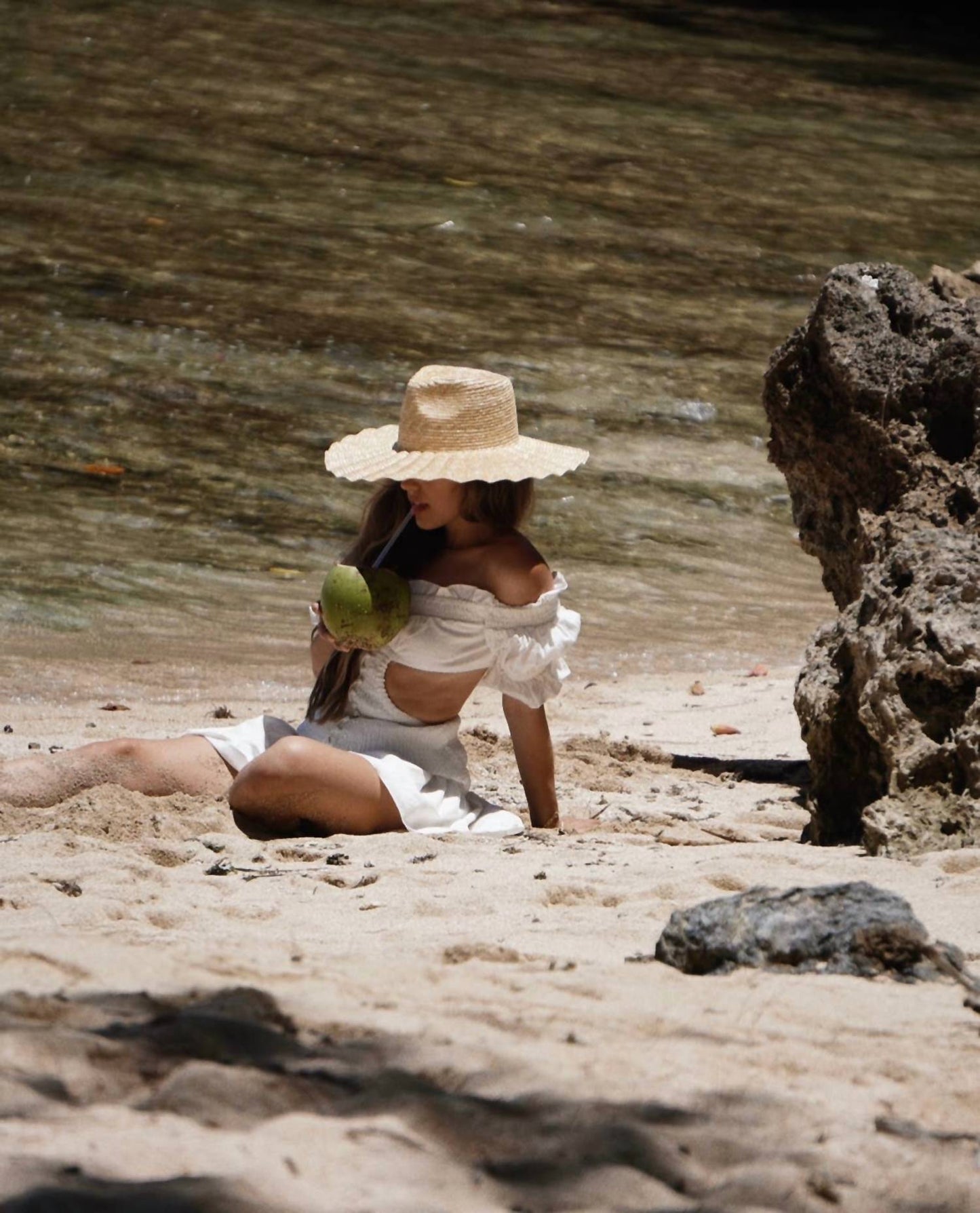 Women's Wide Brim Straw Hat