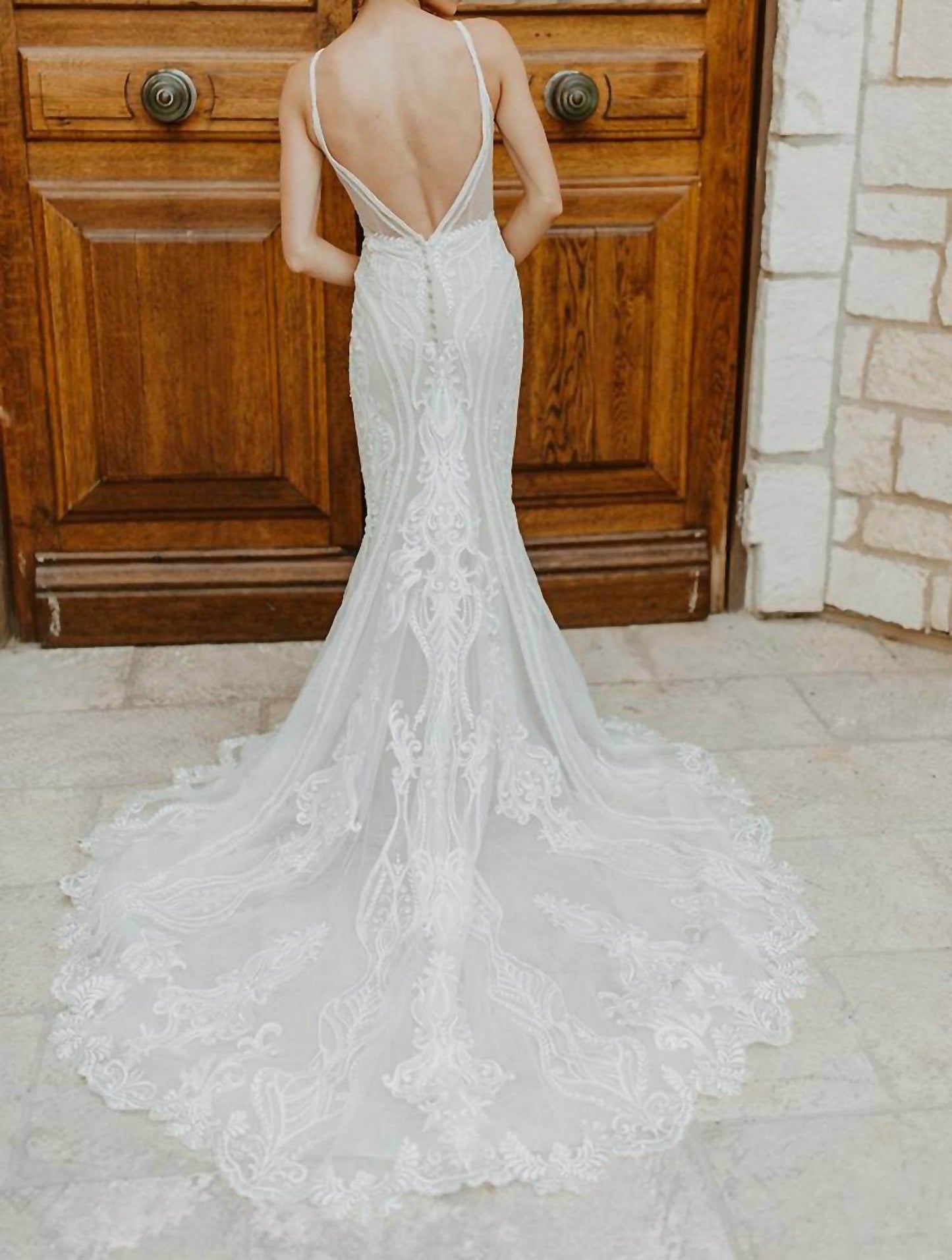 Essence of Australia - Glamorous Lace Fit-and-flare Wedding Gown - Rack Hunt