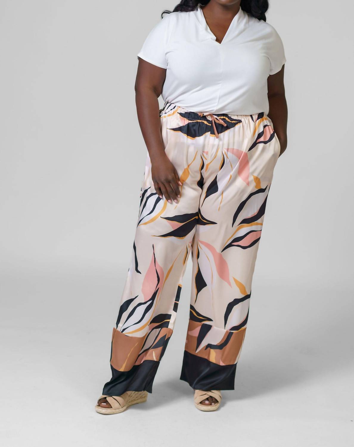 WIDE-LEG PRINT PANTS