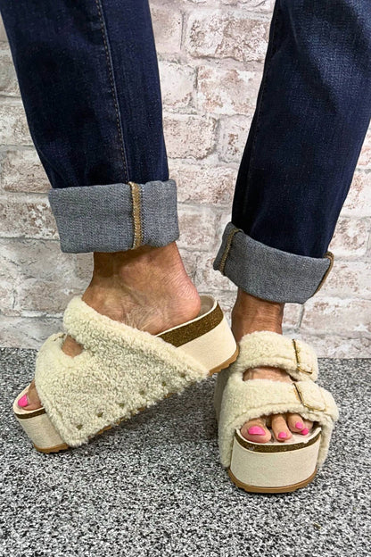 Women's Horizon Fleece Buckled Platform Sandal