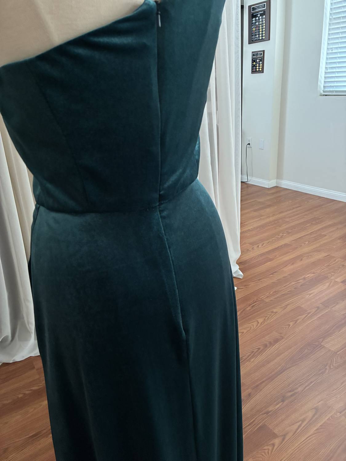 Women's Sleeveless Velvet Dress