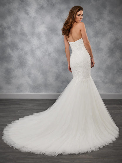 Strapless Sweetheart Wedding Gown