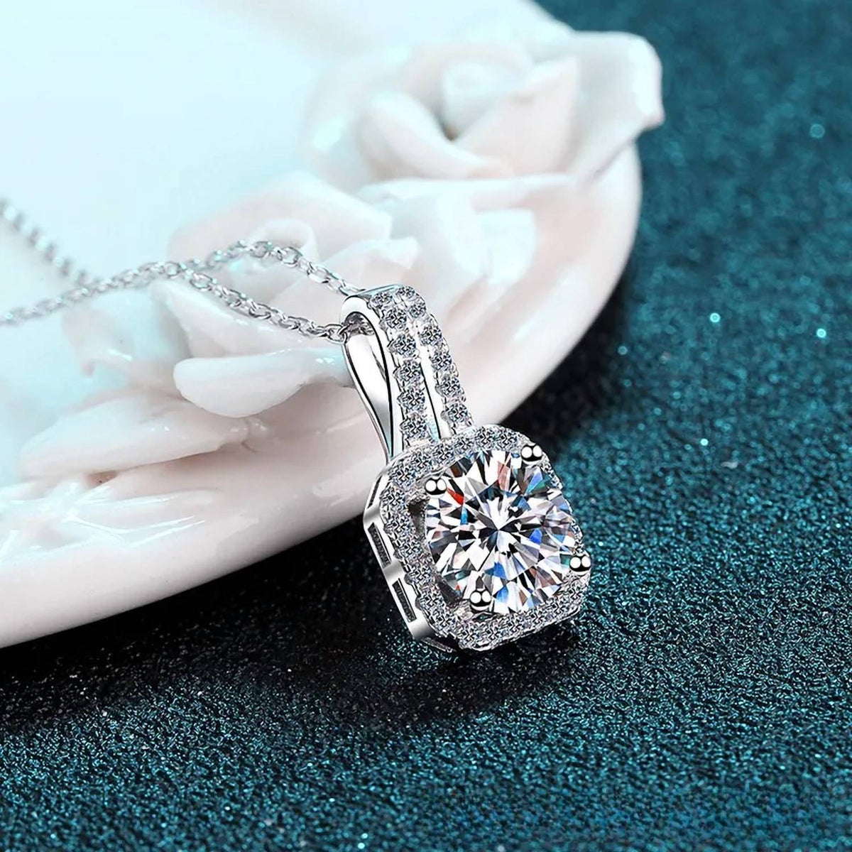 Women's Moissanite Necklace