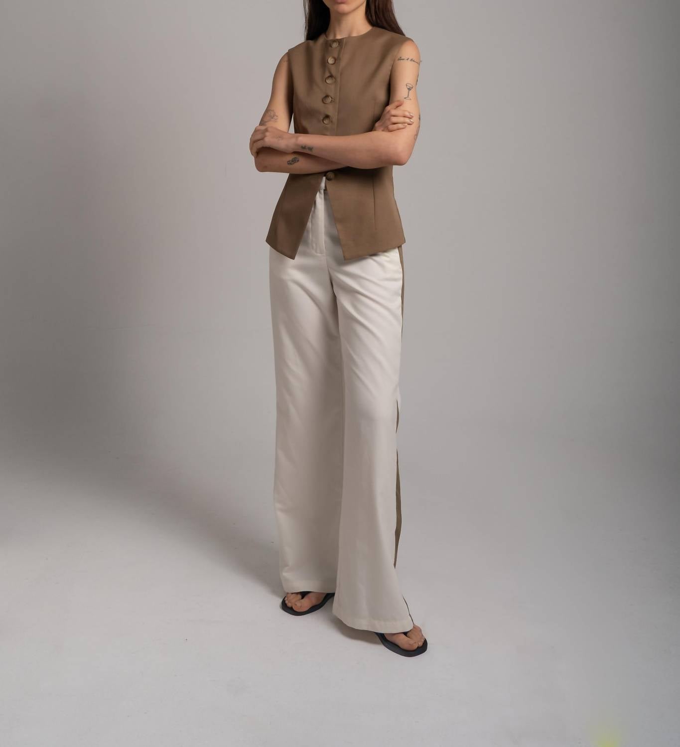 Sleeveless Sculpted Vest