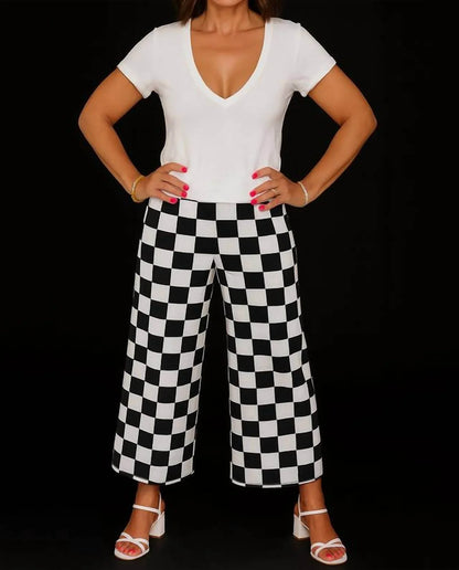 SHANNALEE - COTTON V-NECK SHORT SLEEVE TEE - Rack Hunt